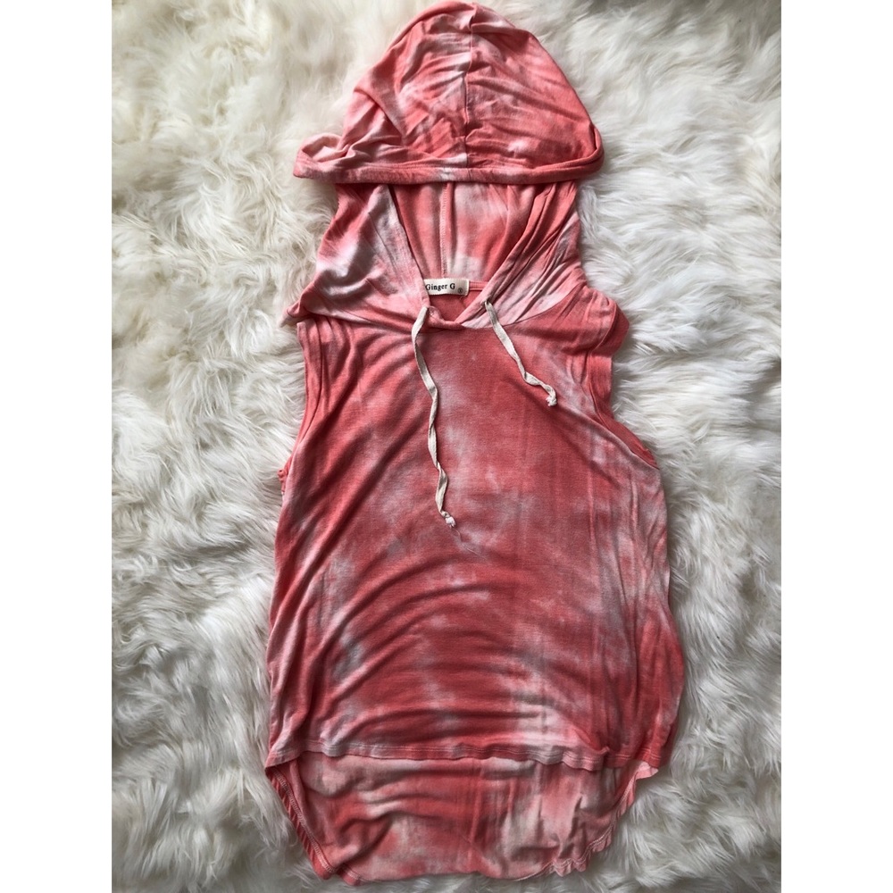 Tie dye sleeveless hooded shirt